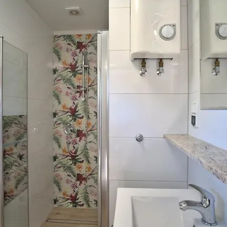 Klara Apartment *